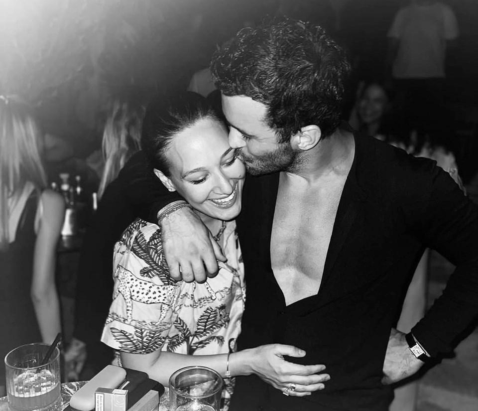 Hande Erçel ve Barış Arduç'un Rüzgara Bırak Filmine Gupse Özay'dan İlk Değerlendirme 2 Rüzgara Bırak Filminin Konusu