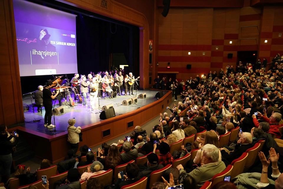 İlhan Şeşenin 55. Sanat Yılı: Bu Kutlama, Sanat Dünyasında Nasıl Bir Devrime İmza Atacak? 1 İlhan Şeşen’in 55. Sanat Yılı Kutlaması