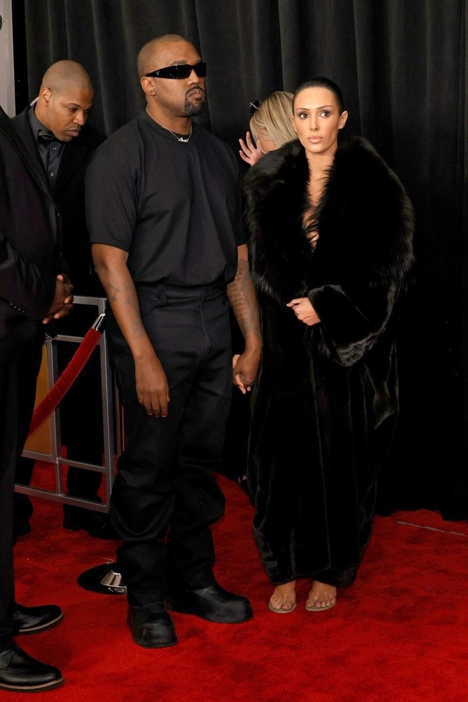 Kanye West ve Bianca Censori Ayrılıyor mu? Rapçinin Milyonlarca Dolar Kaybı Kapıda! 2 Kanye West ve Bianca Censori Ayrılıyor mu? Rapçinin Milyonlarca Dolar Kaybı Kapıda!