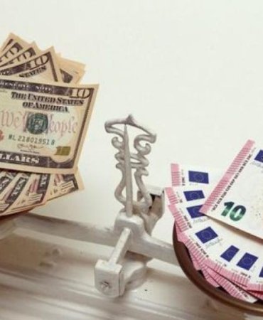 Kasım 2022'den Beri Euro/Dolar Korkunç Düşüş Yaşıyor: Ticarette Gerilim Zirveye Çıktı! 2 kasim-2022den-beri-eurodolar-korkunc-dusus-yasiyor-ticarette-gerilim-zirveye-cikti-AuDSIiKj.jpg