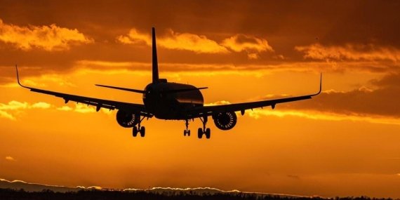 Korku Dolu Anlar: Minneapolis-Toronto Uçağı İnişte Ters Döndü!