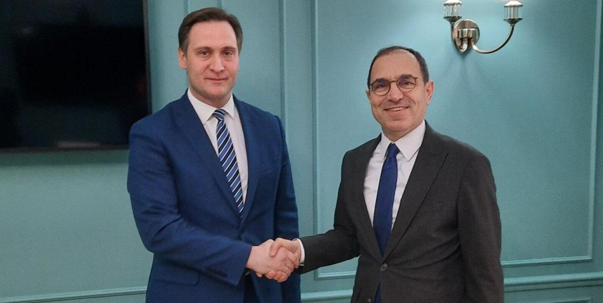 Moskova'nın Kalbinde Tarihi Buluşma: Büyükelçi Bilgiç ve Rusya Sağlık Bakan Yardımcısı Oleg Salagay ile Stratejik Görüşme! 2 moskovanin-kalbinde-tarihi-bulusma-buyukelci-bilgic-ve-rusya-saglik-bakan-yardimcisi-oleg-salagay-ile-xheIOzxy.jpg