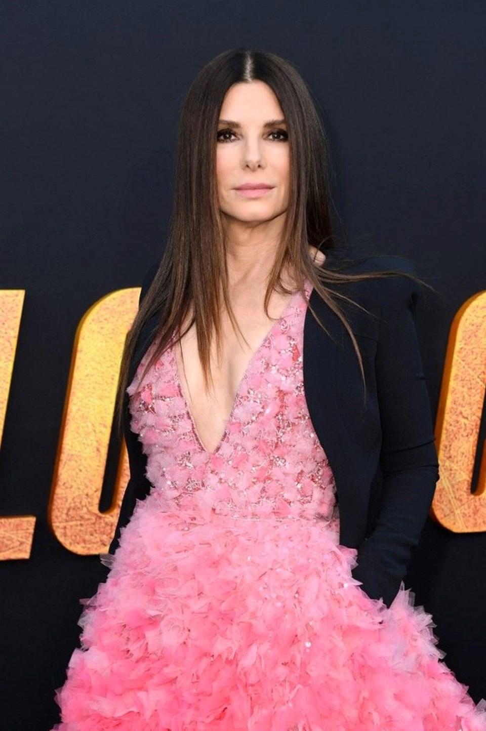 Oscar Ödüllü Oyuncunun Sahte Hesaplarla Sınavı: Sandra Bullock'tan Hayranlarına Önemli Uyarı! 2 Sosyal Medya Hesapları Hakkında