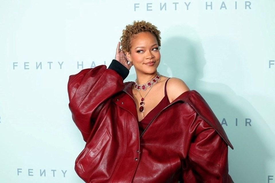 Rihanna'nın Yeni Şarkısı Geliyor! Bekleyiş Sona Erdi, Ancak Vasat Olmaması İçin Ne Kadar Mücadele Etti? 1 Rihanna'nın Müzik ve İş Dünyasındaki Yükselişi