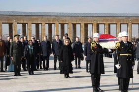 Rusya Federasyon Konseyi Başkanı Matviyenko'dan Anıtkabir'e Unutulmaz Bir Ziyaret! 3 rusya-federasyon-konseyi-baskani-matviyenkodan-anitkabire-unutulmaz-bir-ziyaret-xb8ncn2t.jpg