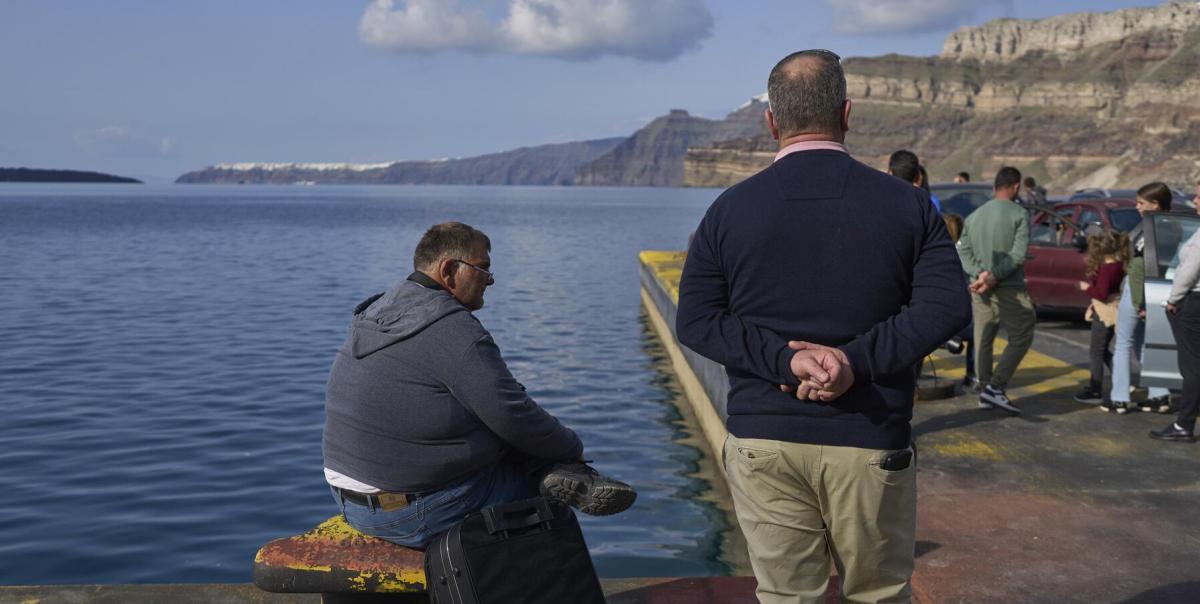 Santorini'de Dehşet Verici Deprem Tsunamisi: 6.400'den Fazla Sarsıntı ile Olağanüstü Hal İlan Edildi! 2 santorinide-dehset-verici-deprem-tsunamisi-6400den-fazla-sarsinti-ile-olaganustu-hal-ilan-edildi-kfbDslaz.jpg