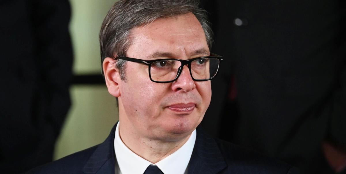 Sırbistan Cumhurbaşkanı Vucic'in Şok Edici Kazası: Araç Lastiği Ani Bir Sıçrayışla Yerinden Fırladı! 2 sirbistan-cumhurbaskani-vucicin-sok-edici-kazasi-arac-lastigi-ani-bir-sicrayisla-yerinden-firladi-AMgLGDhi.jpg