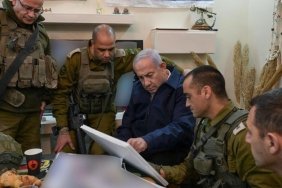 Şok Edici Baskın: Netanyahu'nun Bizzat Katıldığı Filistinli Ailenin Evi Sarsıldı! 9 sok-edici-baskin-netanyahunun-bizzat-katildigi-filistinli-ailenin-evi-sarsildi-PgLGUMN7.jpg