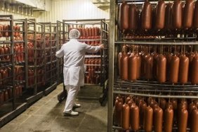 Şok Gelişme: Eski Belediye Başkanı Yolsuzluk Skandalıyla Çökerken, Devletin Kasığından 1.5 Ton Sosis Çaldığı Ortaya Çıktı! 2 sok-gelisme-eski-belediye-baskani-yolsuzluk-skandaliyla-cokerken-devletin-kasigindan-15-ton-sosis-caldigi-aFDpLtl5.jpg