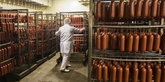 Şok Gelişme: Eski Belediye Başkanı Yolsuzluk Skandalıyla Çökerken, Devletin Kasığından 1.5 Ton Sosis Çaldığı Ortaya Çıktı!