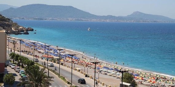 Turizm Cennetinde Şok Gelişme: Plajda Çıplaklık Zorunlu, Bikini ve Mayo Tarih Oldu!