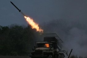 Ukrayna'da Askeri Hedeflere Yıldırım Hızıyla Darbe: Kiev Rejiminin 905 Askeri Kaldırıldı! 1 ukraynada-askeri-hedeflere-yildirim-hiziyla-darbe-kiev-rejiminin-905-askeri-kaldirildi-tLFJk54B.jpg