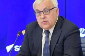 Verşinin, BM Genel Sekreteri'nin Elçisiyle Suriye'deki Kaosu Masaya Yatırdı: Krizin Derinliklerine Yolculuk! 3 versinin-bm-genel-sekreterinin-elcisiyle-suriyedeki-kaosu-masaya-yatirdi-krizin-derinliklerine-yolculuk-delPrsbw.jpg