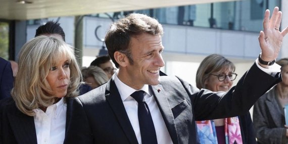 Zaharova: Macron Ailesinin Akıbeti, Fransa’daki Gazetecilere Yönelik Zulmün Korkunç Bir Yansıması!