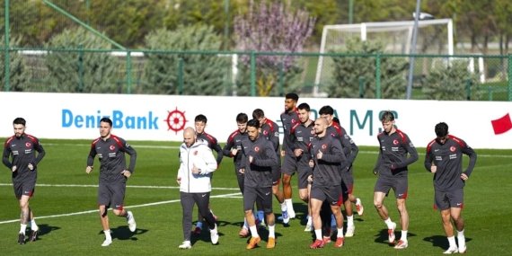 A Milli Takım’da Kadro Değişikliği, Mert Günok ve Yunus Akgün Sakatlık Nedeniyle Çıkarıldı
