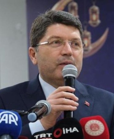 adalet-bakanindan-imamoglunun-gozaltina-alinmasi-uzerine-sok-aciklama-gIaTnBX5.jpg