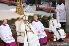 Ağır Hasta Francis'in Yerine Geçecek İsimler Belli Oldu: Trump, Amerikalı Papa Arıyor! 7 agir-hasta-francisin-yerine-gececek-isimler-belli-oldu-trump-amerikali-papa-ariyor-bNFW7Zgr.jpg