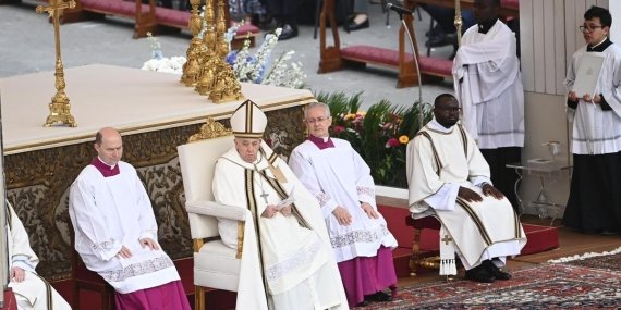 Ağır Hasta Francis’in Yerine Geçecek İsimler Belli Oldu: Trump, Amerikalı Papa Arıyor!