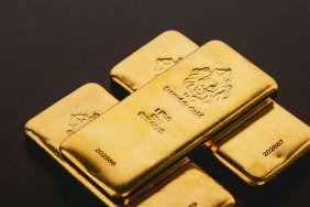 Altın 3.025 Doları Aşarak Rekor Kırdı, Bitcoin Geride Kaldı 2 altin-3025-dolari-asarak-rekor-kirdi-bitcoin-geride-kaldi-cNQFhIqU.jpg