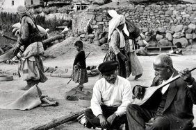 Aşık Veysel'in 52 Yıl Önce Aramızdan Ayrılması: Unutulmaz Eserleriyle Kalplerimizi Nasıl Fethetti? 6 asik-veyselin-52-yil-once-aramizdan-ayrilmasi-unutulmaz-eserleriyle-kalplerimizi-nasil-fethetti-cdnlwEqE.jpg