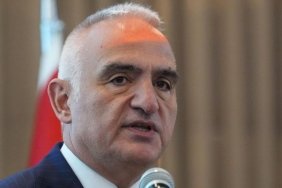 Bakan Ersoy'dan Dünya Tiyatro Günü'nde Şaşırtan Paylaşım: Bu Mesaj Tüm Sanatseverleri Derinden Etkileyecek! 2 bakan-ersoydan-dunya-tiyatro-gununde-sasirtan-paylasim-bu-mesaj-tum-sanatseverleri-derinden-etkileyecek-qMLxJSeV.jpg