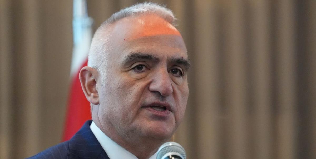 Bakan Ersoy'dan Dünya Tiyatro Günü'nde Şaşırtan Paylaşım: Bu Mesaj Tüm Sanatseverleri Derinden Etkileyecek! 2 bakan-ersoydan-dunya-tiyatro-gununde-sasirtan-paylasim-bu-mesaj-tum-sanatseverleri-derinden-etkileyecek-qMLxJSeV.jpg