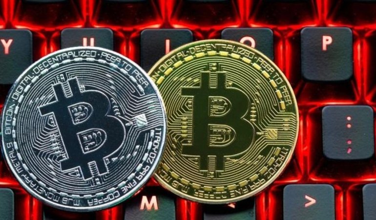 Bitcoin Rezerv Hayal Kırıklığıyla Çakıldı: Piyasa Tepkisi 6 bitcoin-rezerv-hayal-kirikligiyla-cakildi-piyasa-tepkisi-Ot1B7uKu.jpg