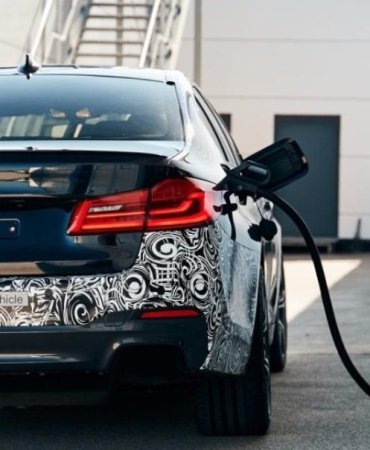 bmw-elektrikli-arac-satisinda-zirveye-yerlesti-rakipleri-neden-geride-kaldi-sUV1BV8d.jpg