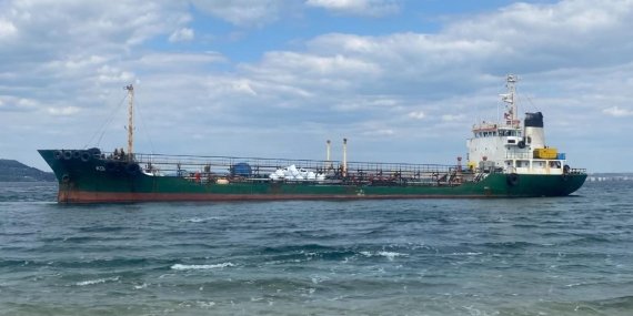 Çanakkale Boğazı’nda Atık Tankeri Karaya Oturdu