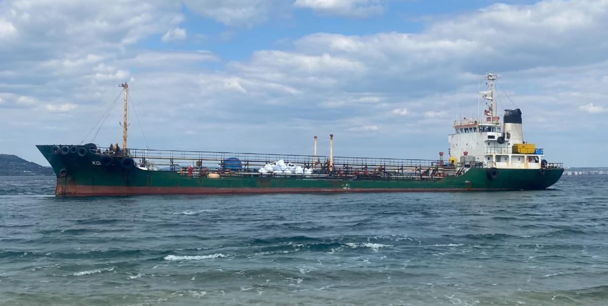 Çanakkale Boğazı'nda Atık Tankeri Karaya Oturdu 2 canakkale-bogazinda-atik-tankeri-karaya-oturdu-VvsWgWfi.jpg
