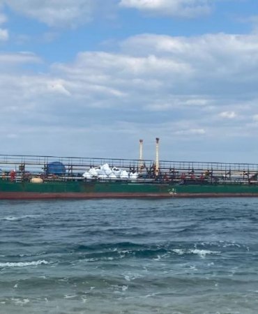 Çanakkale Boğazı'nda Karaya Oturan Tanker Başarıyla Kurtarıldı 2 canakkale-bogazinda-karaya-oturan-tanker-basariyla-kurtarildi-YMqeGQeH.jpg