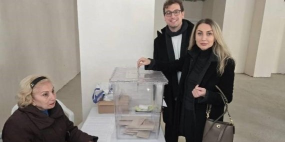 CHP’nin Cumhurbaşkanı Adayı İçin Ön Seçimi Başladı: Dilek İmamoğlu da Oyunu Kullandı