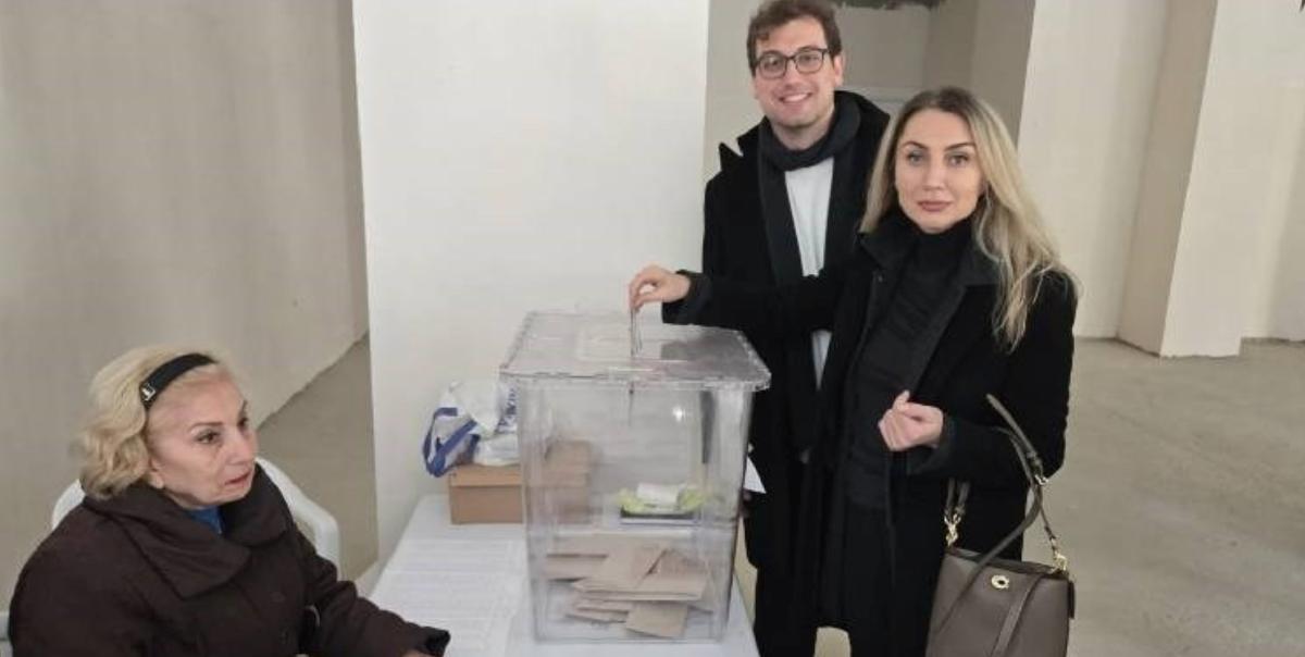 CHP'nin Cumhurbaşkanı Adayı İçin Ön Seçimi Başladı: Dilek İmamoğlu da Oyunu Kullandı 3 chpnin-cumhurbaskani-adayi-icin-on-secimi-basladi-dilek-imamoglu-da-oyunu-kullandi-AqYTO5RF.jpg