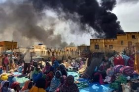 Darfur'da Katliam: Pazar Yerine Hava Saldırısında 250'den Fazla Sivil Hayatını Kaybetti 15 darfurda-katliam-pazar-yerine-hava-saldirisinda-250den-fazla-sivil-hayatini-kaybetti-LwV4yRHd.jpg
