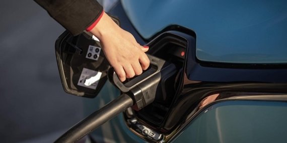 Elektrikli Araçla Tatile Çıkacaklara Uzmanlardan Altın Tavsiyeler: Şarj Planınızı Aksatmayın!