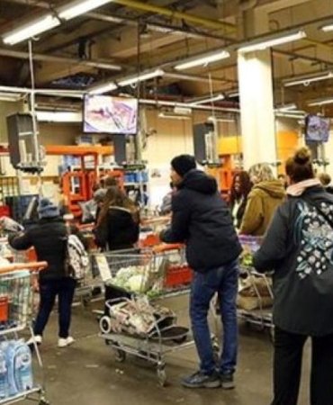 euro-bolgesinde-perakende-satislarindaki-sok-dusus-tuketiciler-korku-icinde-ZnHUPnQH.jpg