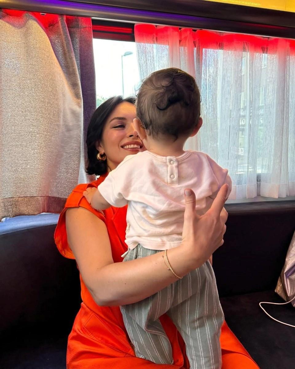 Ezgi Moladan Annelik Üzerine Sarsıcı Açıklama: Oğlum İçin Gerekeni Yaptım 3 Ezgi Moladan Annelik Üzerine Sarsıcı Açıklama: Oğlum İçin Gerekeni Yaptım