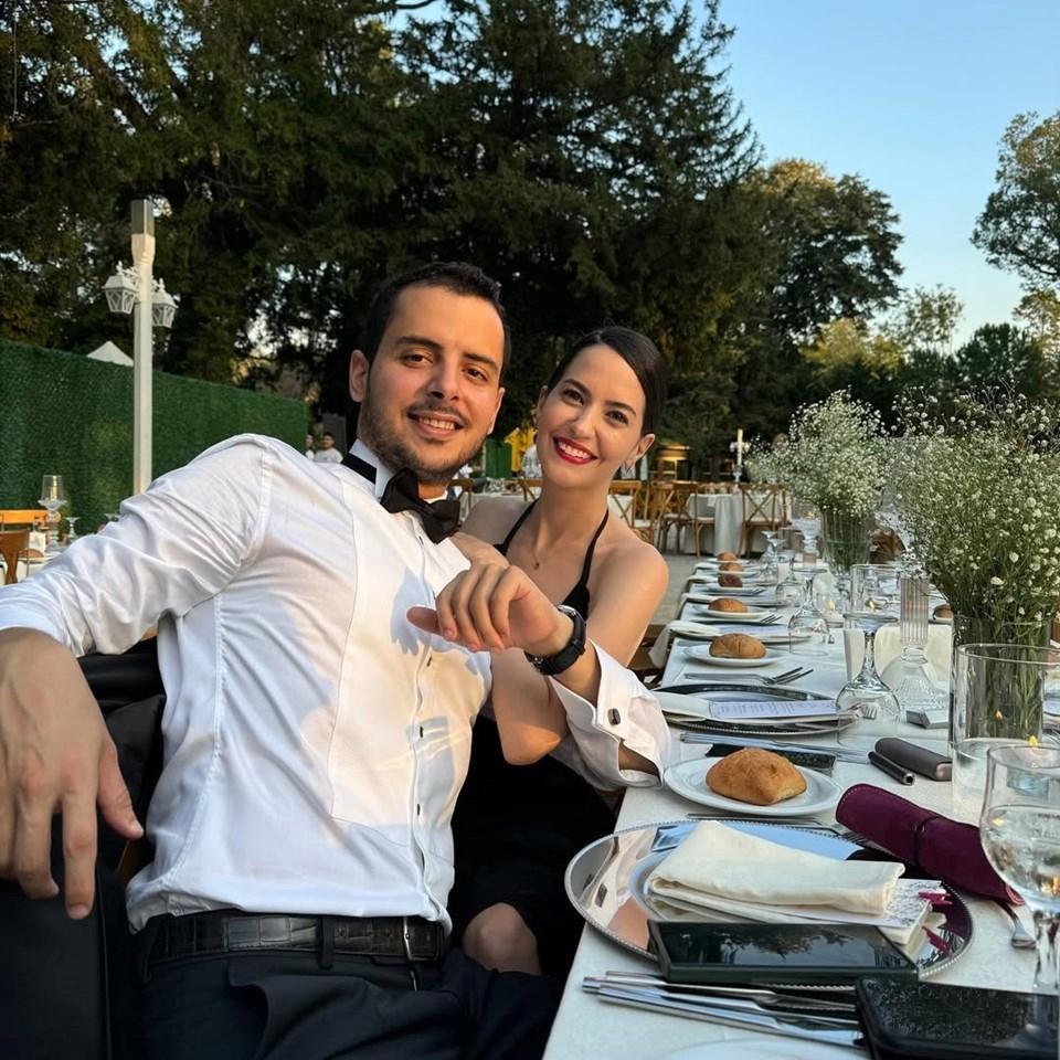 Ezgi Şenler Düğün Hazırlıklarına Başladı: Nişan Töreni Yolda! 2 Ezgi Şenler Düğün Hazırlıklarına Başladı: Nişan Töreni Yolda!