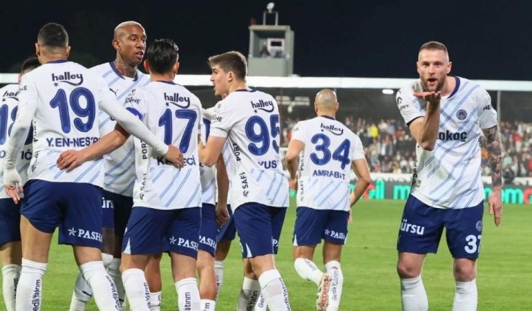 Fenerbahçe, Bodrum Deplasmanında Farklı Kazandı: Puan Farkı 6'ya İndi 6 fenerbahce-bodrum-deplasmaninda-farkli-kazandi-puan-farki-6ya-indi-mplkXZRX.jpg