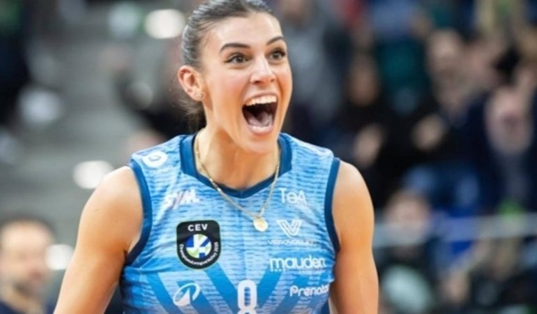 Fenerbahçe Kadın Voleybol Takımı’ndan Dev Transfer Hamlesi: Alessia Orro İçin Rekor Teklif 1 fenerbahce-kadin-voleybol-takimindan-dev-transfer-hamlesi-alessia-orro-icin-rekor-teklif-Yb8rzrHG.jpg