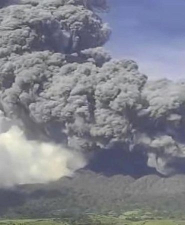 Fuego Yanardağı'nın Korkunç Uyanışı: Guatemala'da 30 Bin Kişi Tehlike Altında! 4 fuego-yanardaginin-korkunc-uyanisi-guatemalada-30-bin-kisi-tehlike-altinda-JsFldhlI.jpg