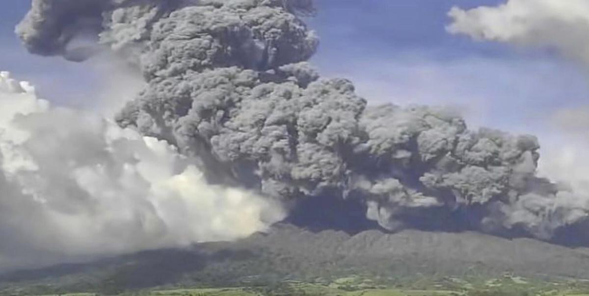 Fuego Yanardağı'nın Korkunç Uyanışı: Guatemala'da 30 Bin Kişi Tehlike Altında! 2 fuego-yanardaginin-korkunc-uyanisi-guatemalada-30-bin-kisi-tehlike-altinda-JsFldhlI.jpg