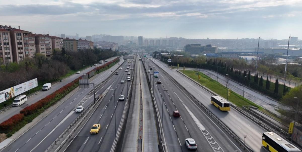 İstanbul’da Bayram Sürprizi: Trafik Yoğunluğu Yüzde 6’ya Düştü, Yollar Boş Kaldı 2 istanbulda-bayram-surprizi-trafik-yogunlugu-yuzde-6ya-dustu-yollar-bos-kaldi-jsyqRkrI.jpg
