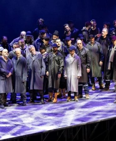 İstanbul'da Uçan Hollandalı Operası: Sanat Dünyasında Yeni Bir Dönem Başlatan Sürükleyici Performans! 10 istanbulda-ucan-hollandali-operasi-sanat-dunyasinda-yeni-bir-donem-baslatan-surukleyici-performans-Pc9In7iW.jpg