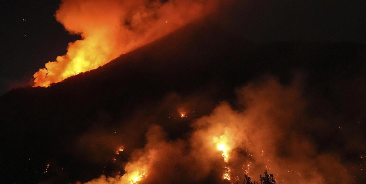 Japonya'nın Külleri: 144 Saat Süren Orman Yangını 2,100 Hektarı Alevlere Teslim Etti! 2 japonyanin-kulleri-144-saat-suren-orman-yangini-2100-hektari-alevlere-teslim-etti-b5mrTg4T.jpg