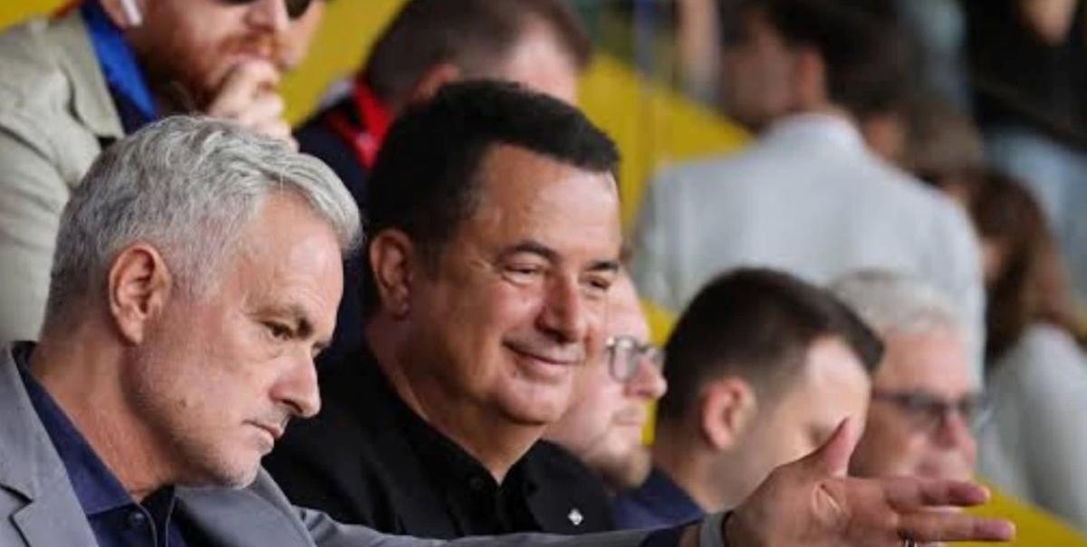 Jose Mourinho'dan Hull City Taraftarlarına Sürpriz Mesaj 2 jose-mourinhodan-hull-city-taraftarlarina-surpriz-mesaj-BeyyJO3c.jpg