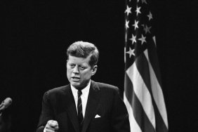 Kennedy'nin Gizemli Günlükleri Ortaya Çıktı: Tam 1.123 Şok Edici Belge Erişime Açıldı! 3 kennedynin-gizemli-gunlukleri-ortaya-cikti-tam-1123-sok-edici-belge-erisime-acildi-Cz2j74hm.jpg