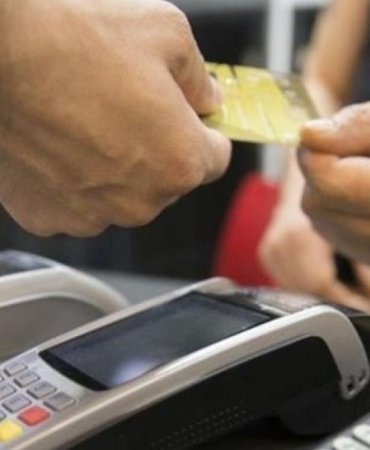 Kredi Kartı Harcamalarında Şok Düşüş: Tüketiciler Dikkat! 🚨 10 kredi-karti-harcamalarinda-sok-dusus-tuketiciler-dikkat-H1NIIx6M.jpg