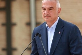 kultur-ve-turizm-bakani-ersoydan-carpici-aciklama-rublenin-guclenmesiyle-2025te-7-milyon-rus-turist-X4hmWrTM.jpg