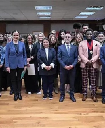 Londra’daki Türk Toplumu Sanat Sergisi Kültürler Arası Diyaloğu Güçlendiriyor 3 londradaki-turk-toplumu-sanat-sergisi-kulturler-arasi-diyalogu-guclendiriyor-CWGIbAe2.jpg